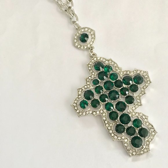 Celtic Cross Necklace Green Crystals Simulated Emeralds Silver Rhodium Plated - Picture 9 of 11